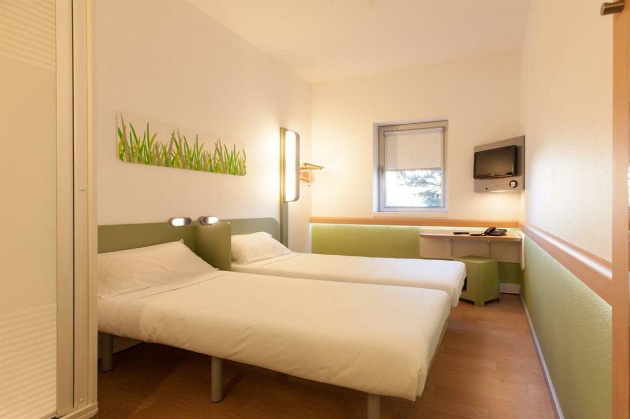 Hotel Ibis Budget Porto Gaia Вила-Нова-ди-Гая Экстерьер фото